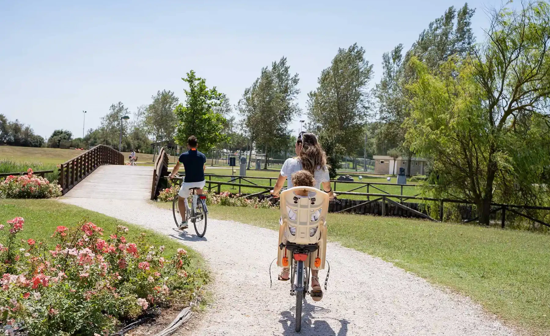Explore the land around the Venetian Lagoon, savour the cuisine and enjoy the sport and entertainment on offer in our facilities. <br />Set off for a family holiday by the sea!